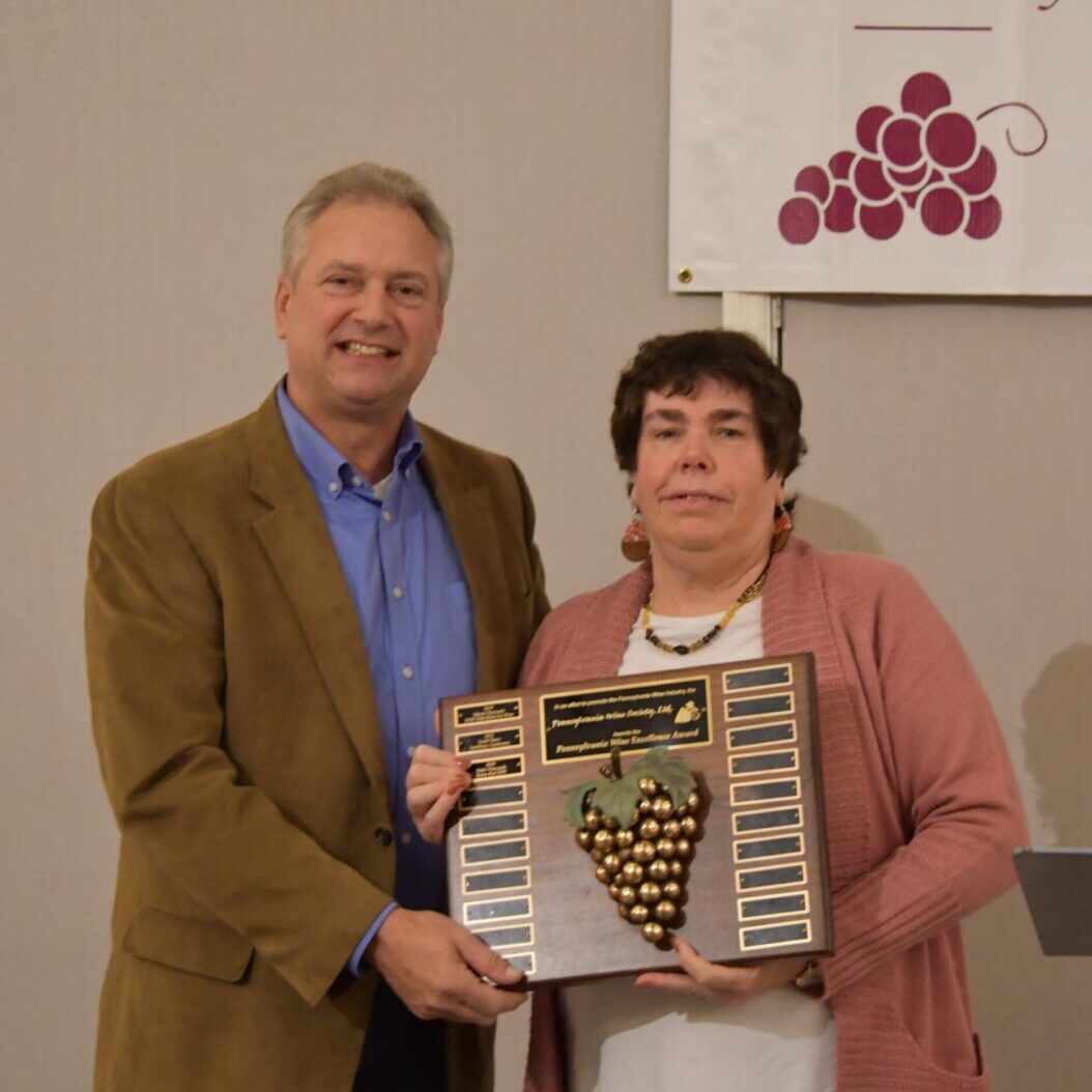 Jan Waltz Accepting the Top Award from PWS President, Robyn Meadows